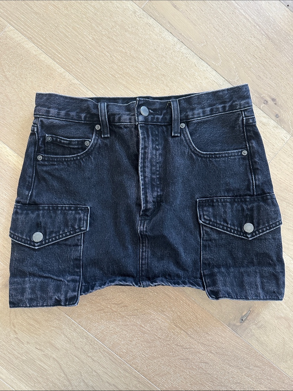 Denim Forum Aritzia '90s Cargo Mini Denim Skirt Size 25